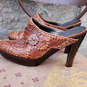 ISABELLA FIORE MULES‎